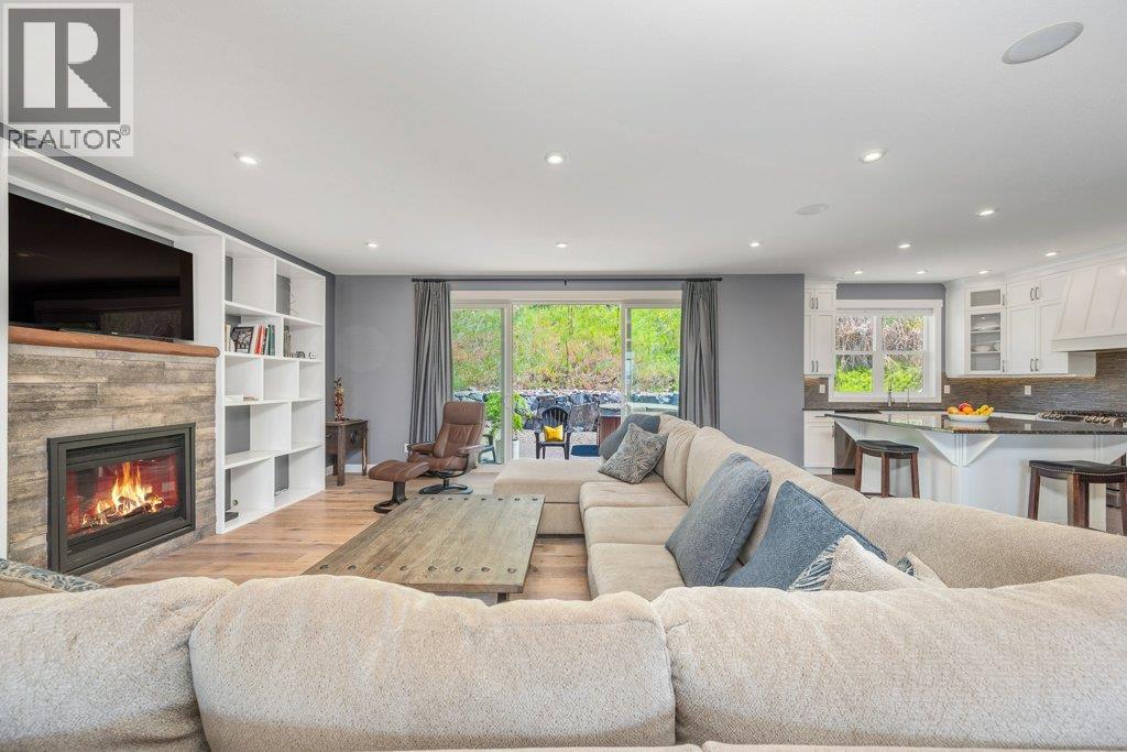  313 Baldy Place, Vernon