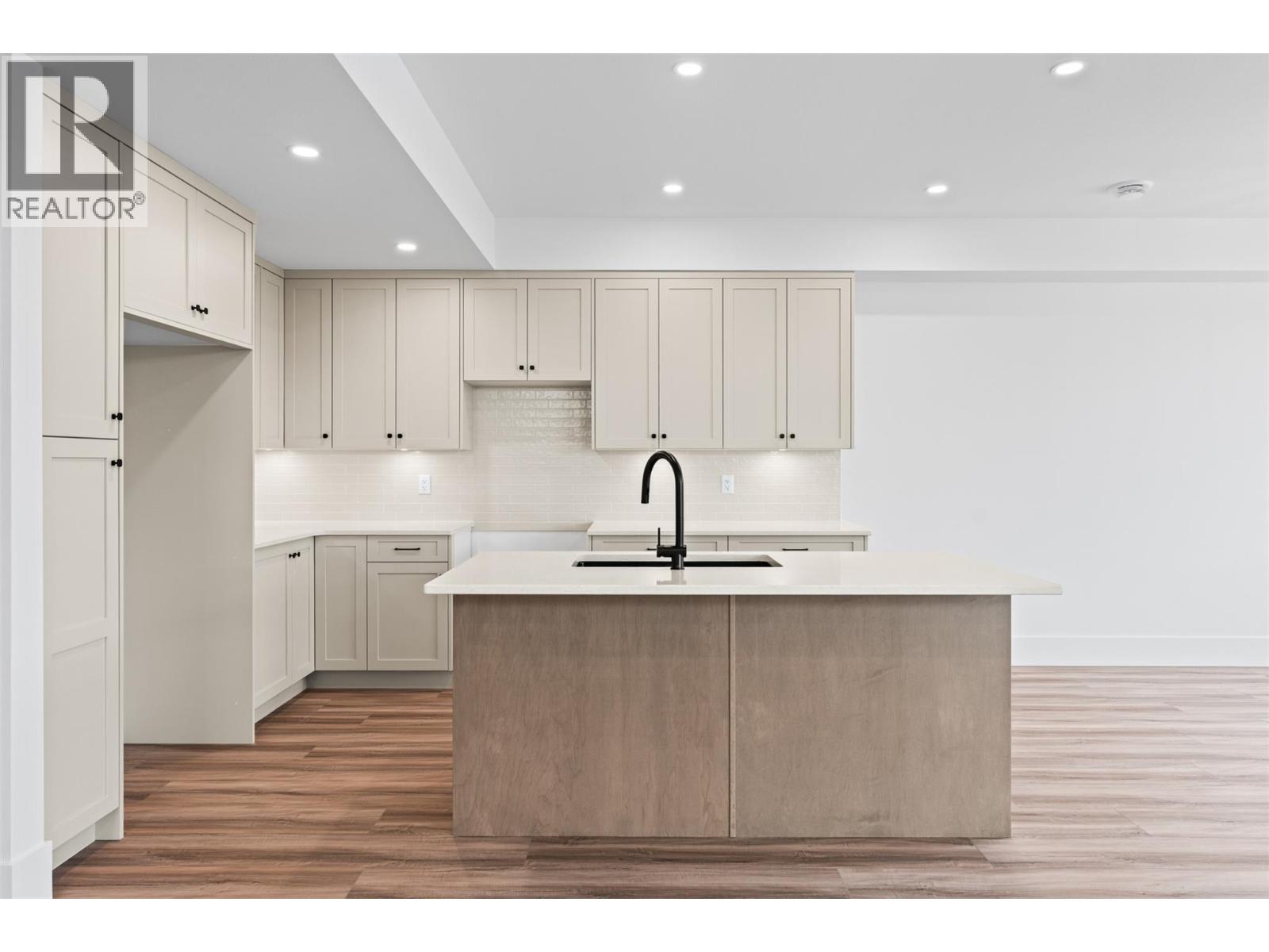 7077 Manning Place, Vernon