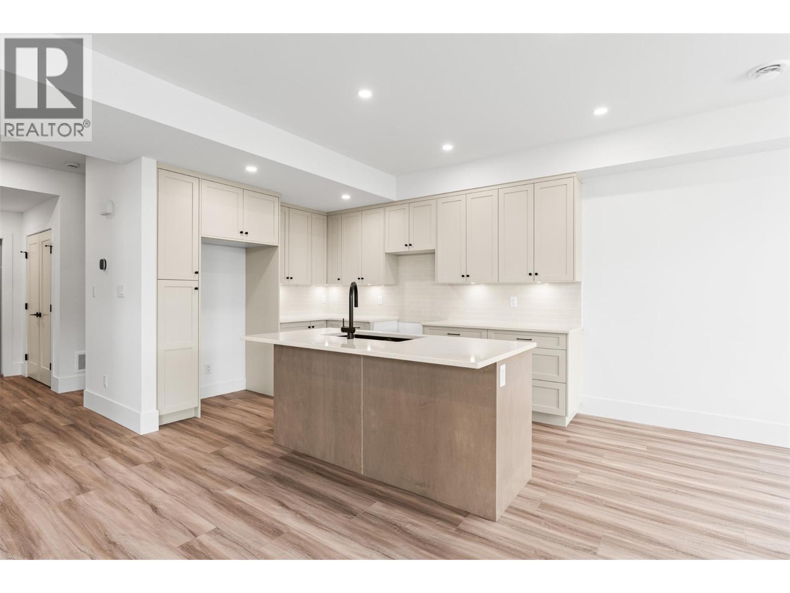 7077 Manning Place, Vernon