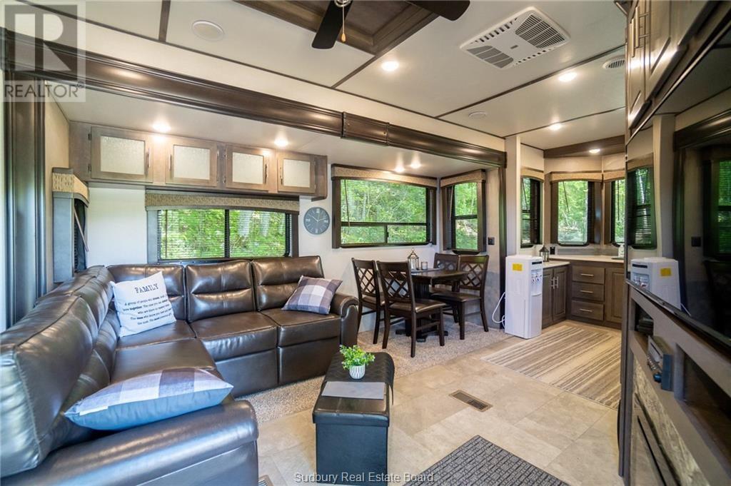 0 PANACHE LAKE MOUNTAIN COVE LODGE - 13