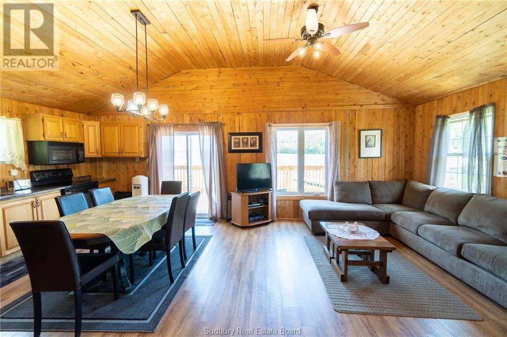 0 PANACHE LAKE MOUNTAIN COVE LODGE - 44