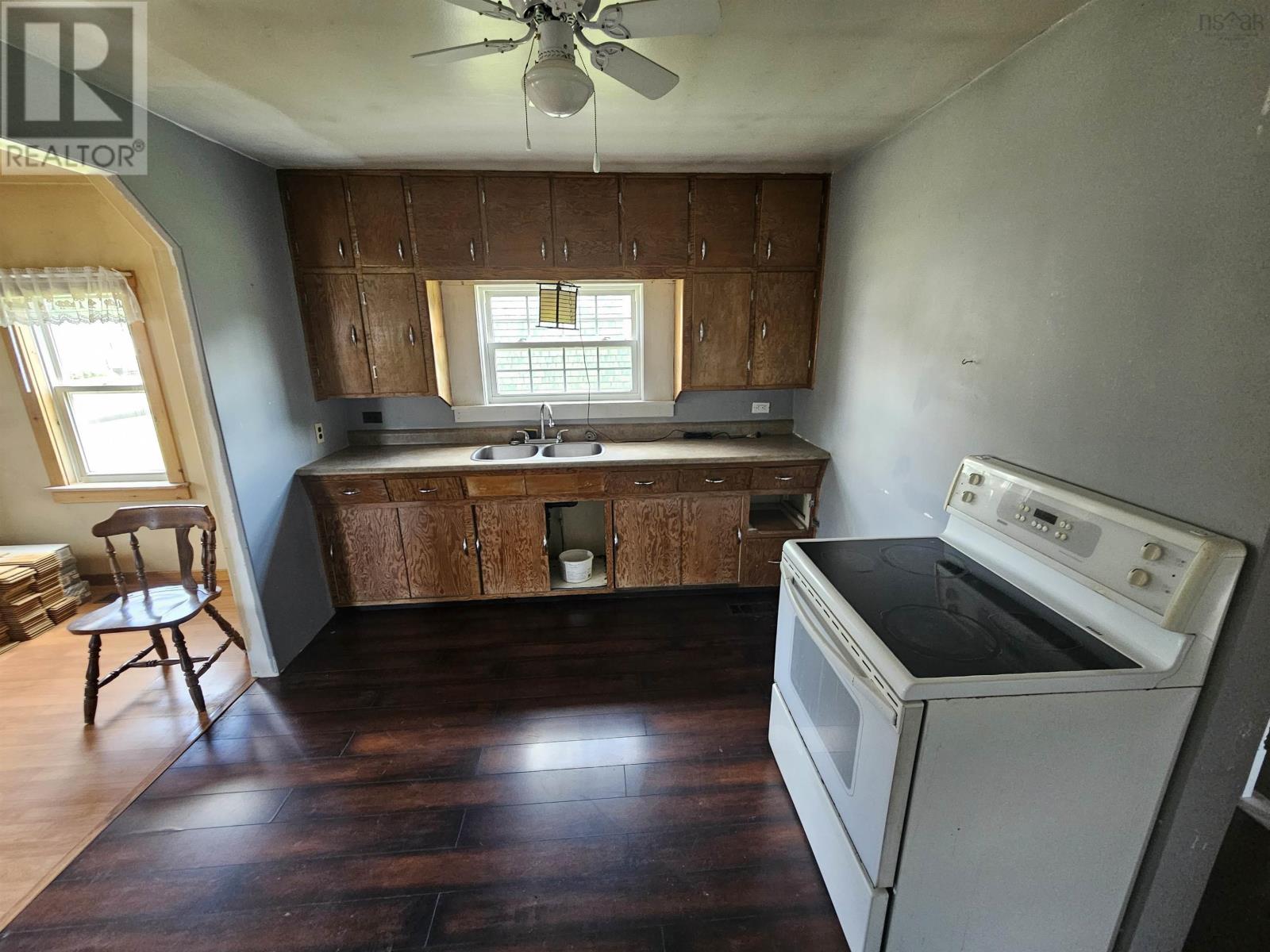 Property 10 of 21 of 29 Cowan Street