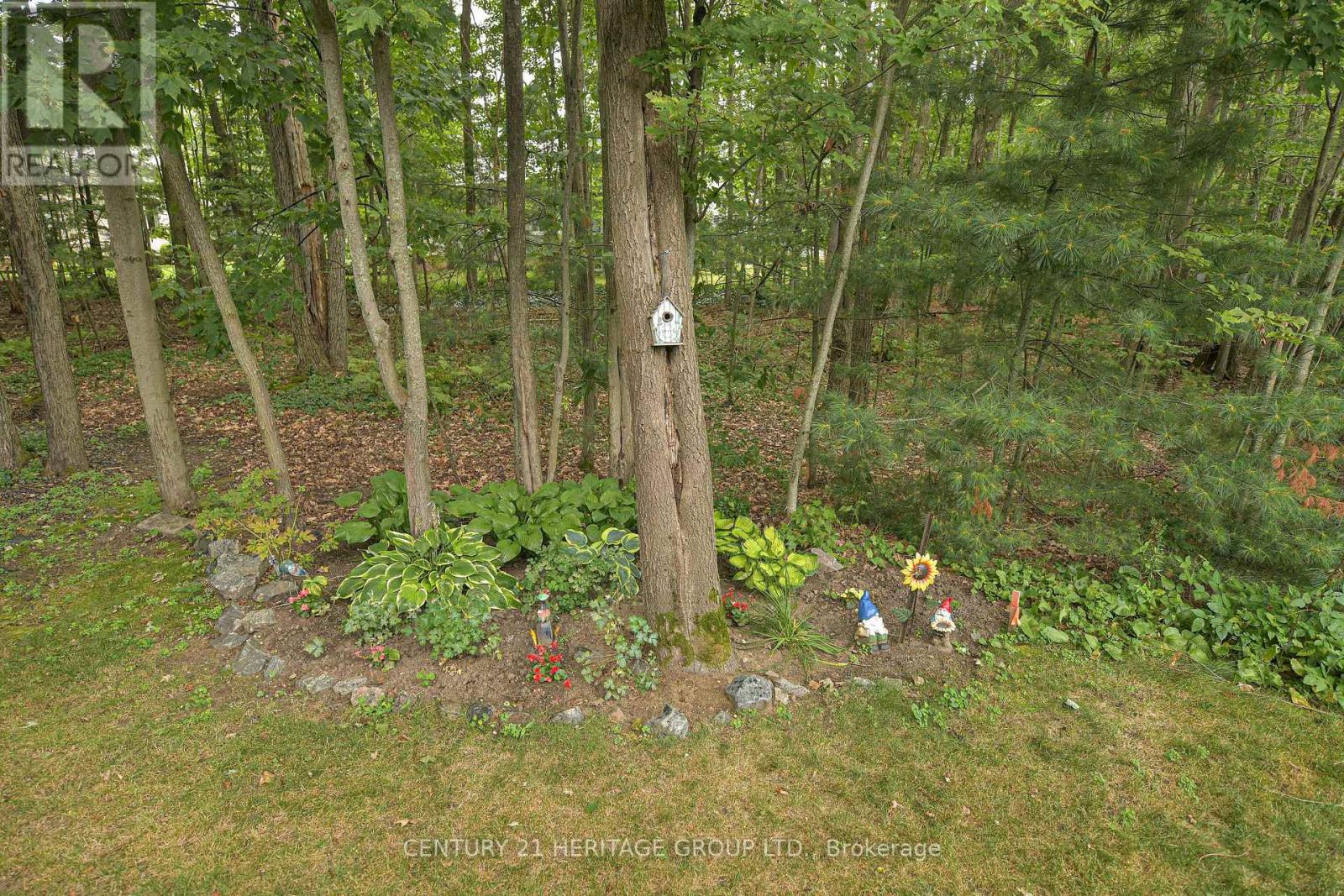 130 HEDGEWOOD LANE - 10