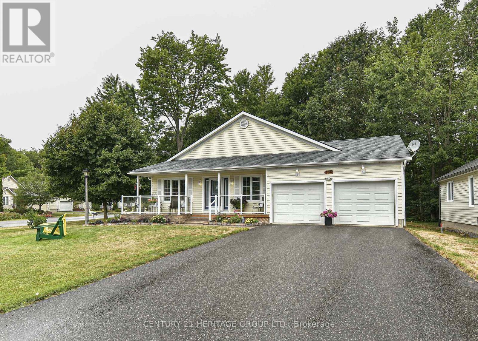 130 HEDGEWOOD LANE - 2