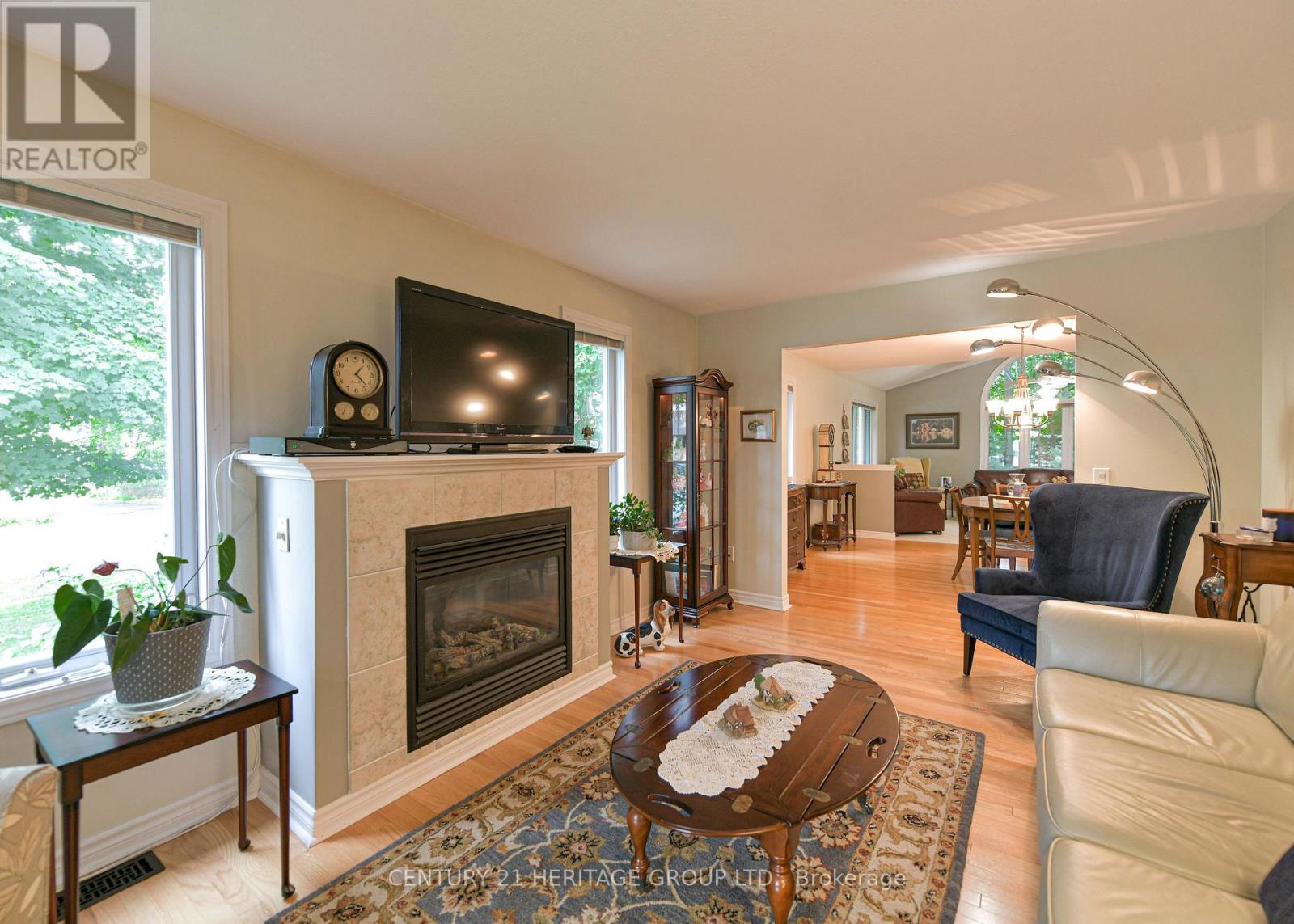 130 HEDGEWOOD LANE - 24