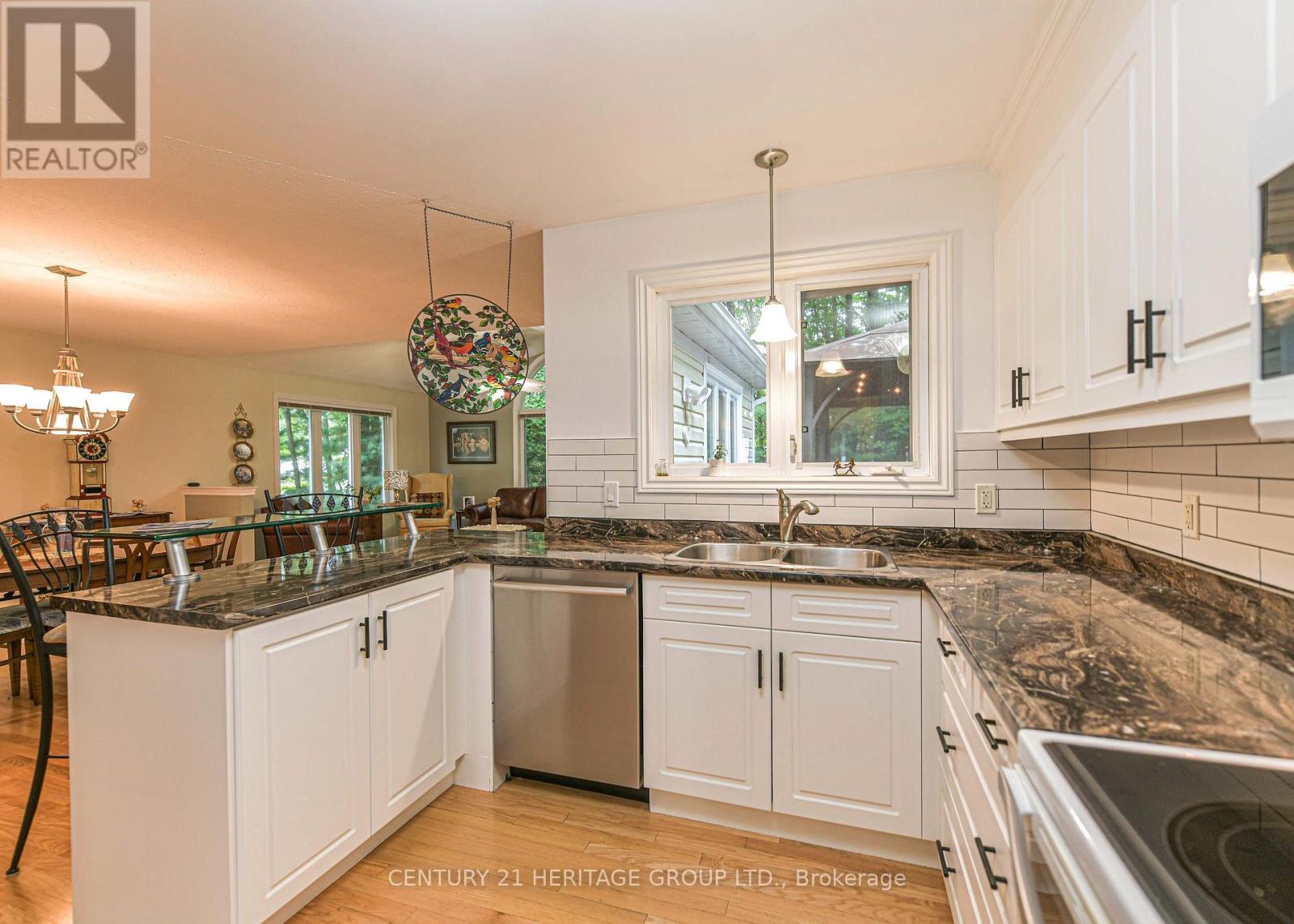 130 HEDGEWOOD LANE - 34