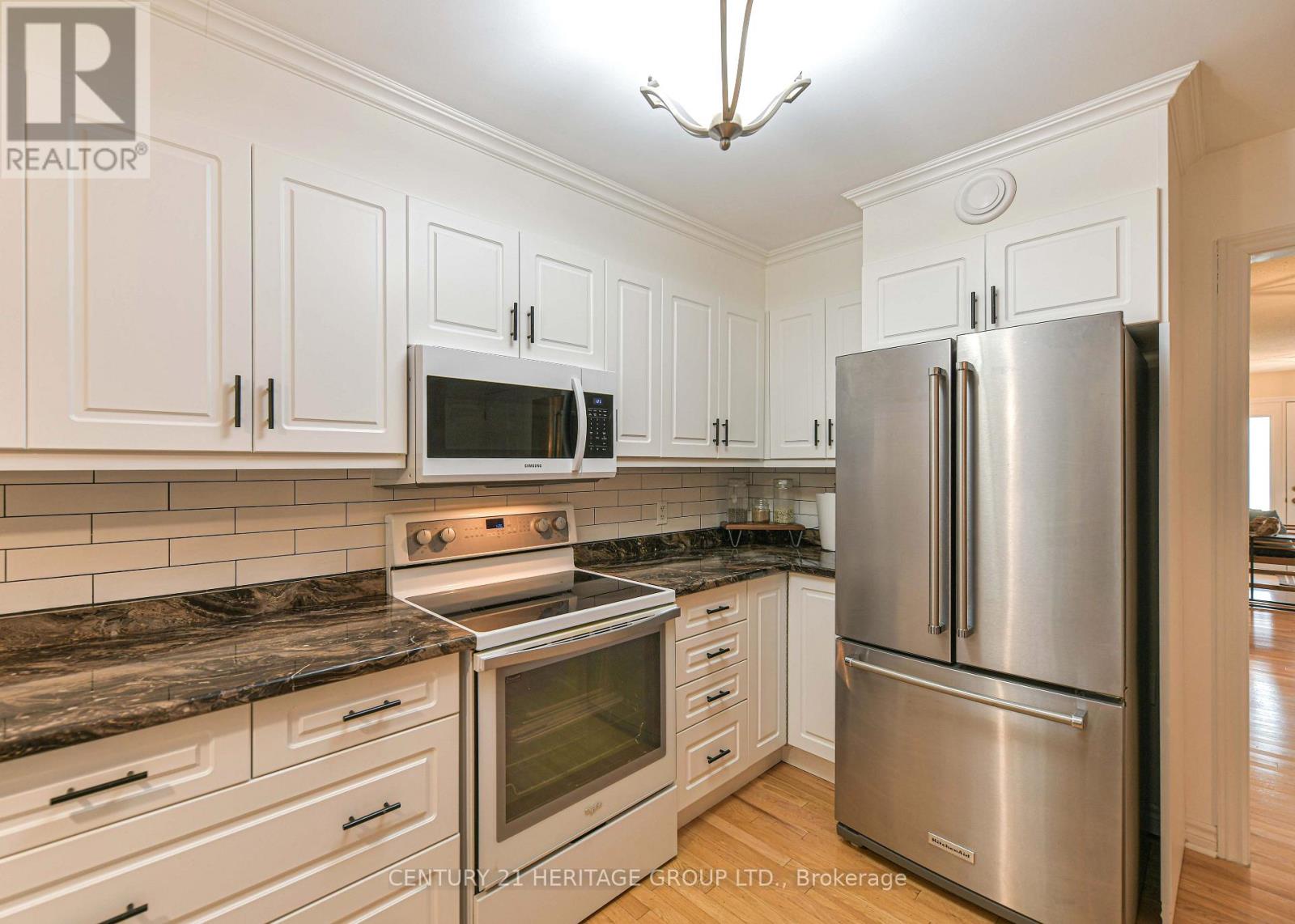 130 HEDGEWOOD LANE - 35
