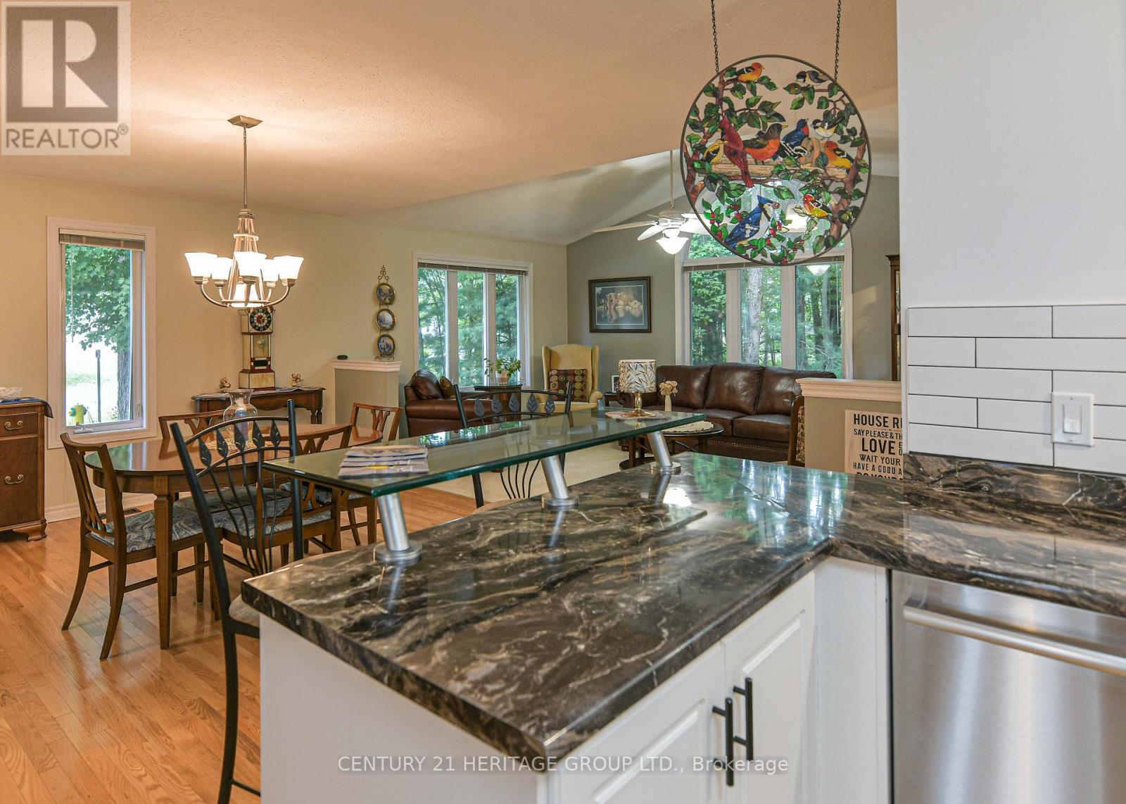 130 HEDGEWOOD LANE - 36