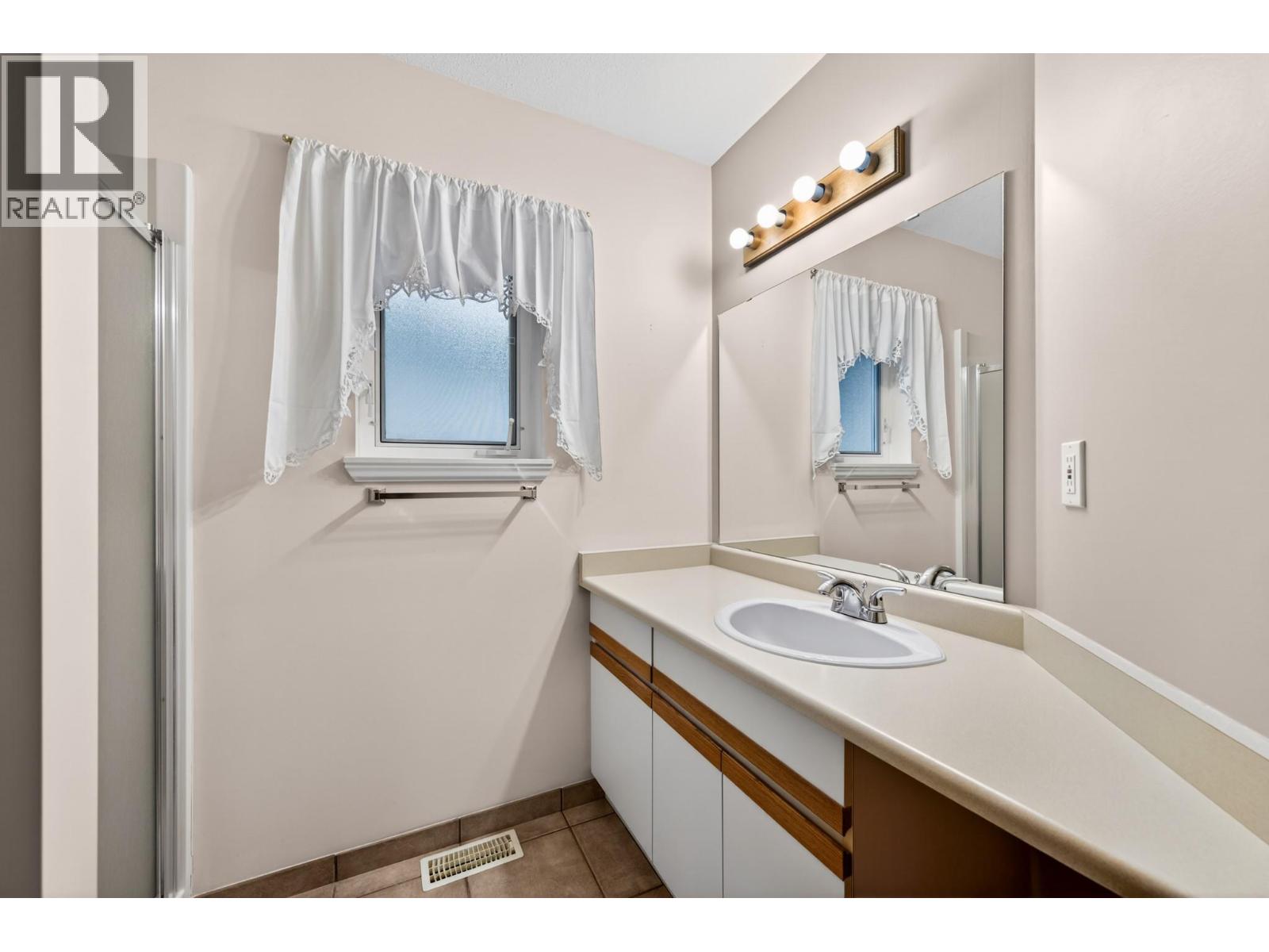 1950 BRAEVIEW Place Unit# 13, Kamloops