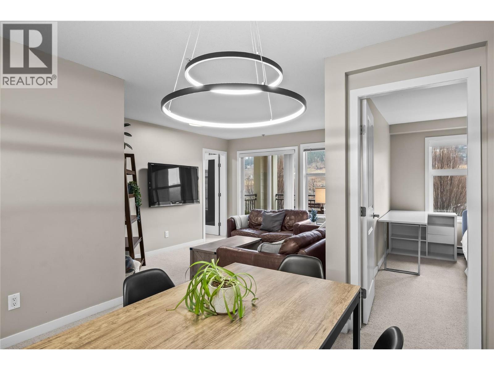 305 567 Yates Road, Kelowna