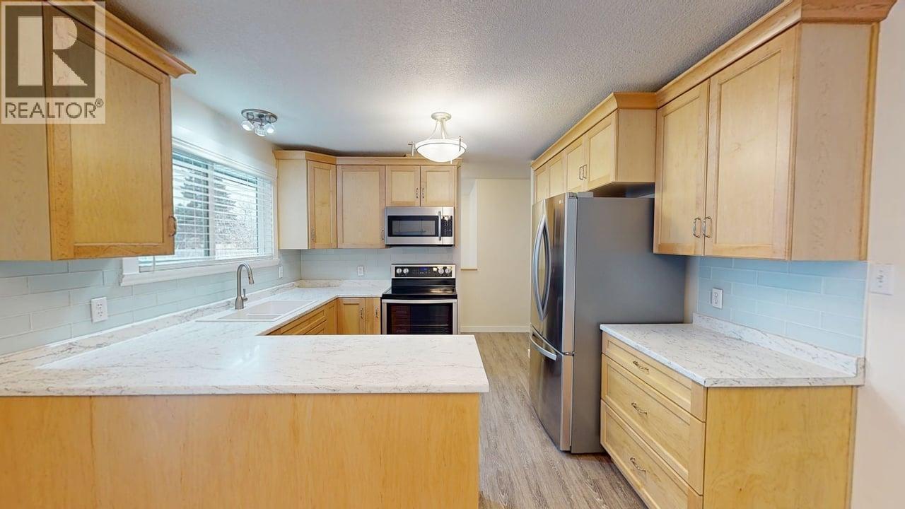 9407 106 AVENUE - 11