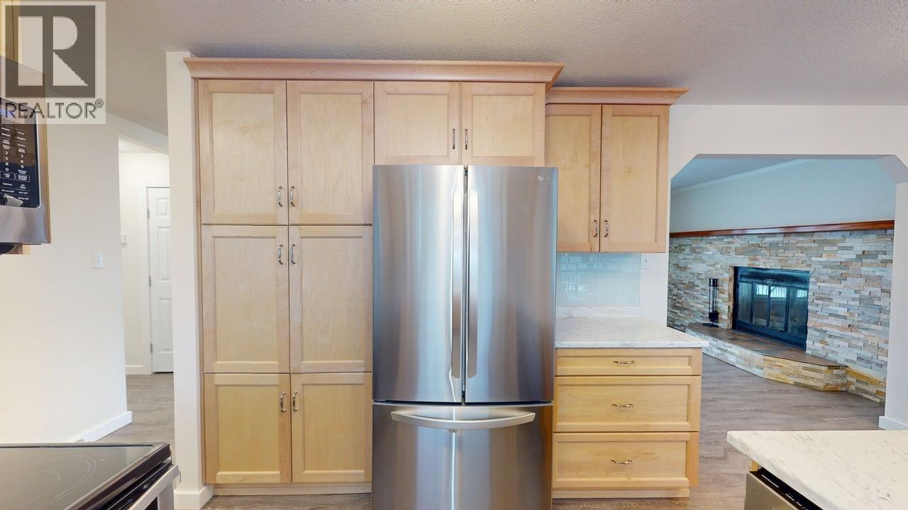 9407 106 AVENUE - 13