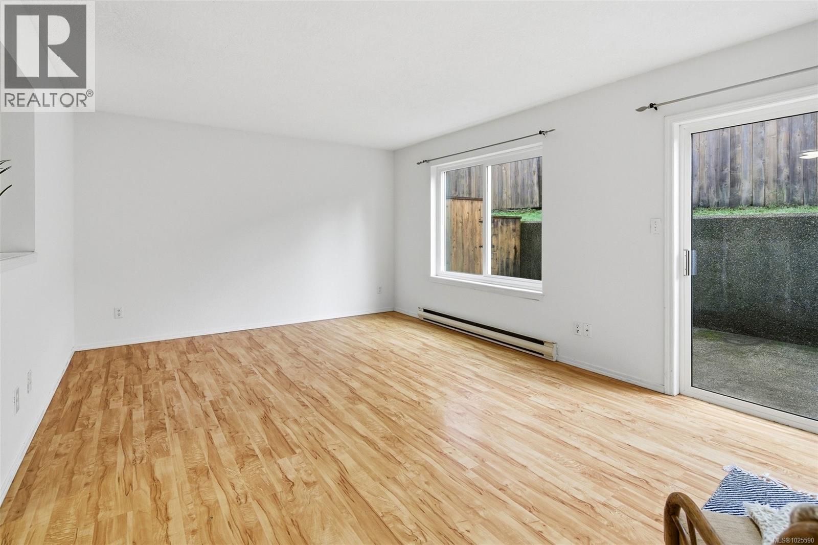 3 711 Malone Rd, Ladysmith