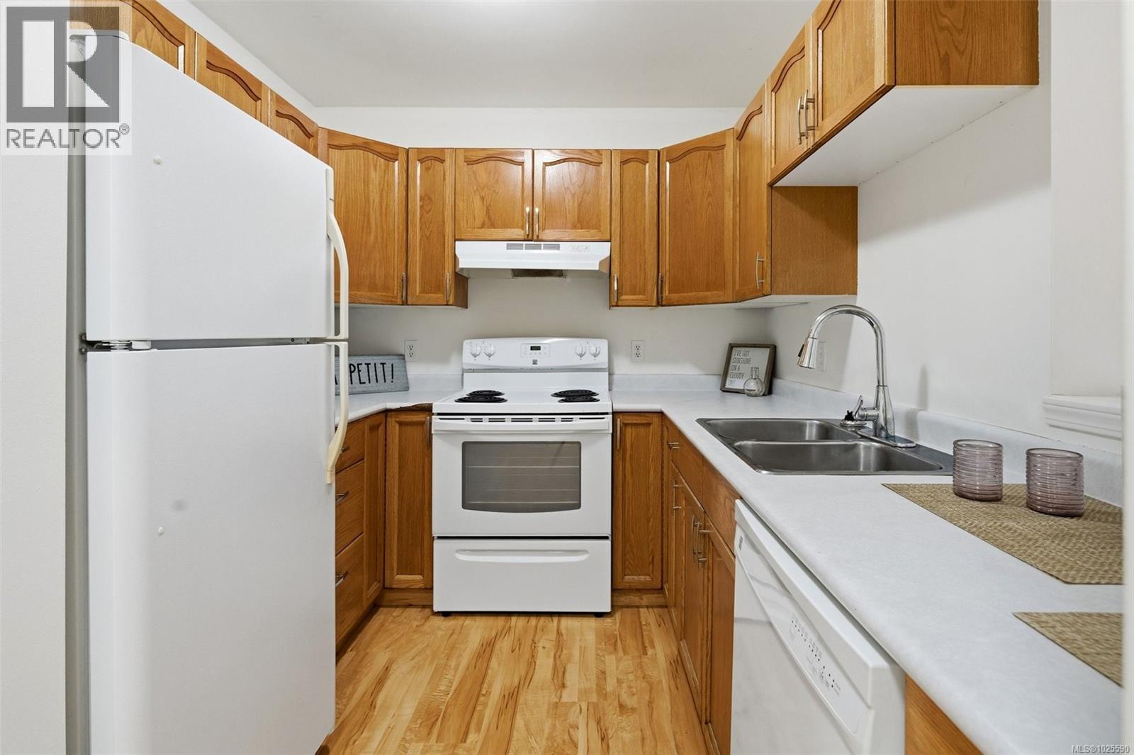 3 711 Malone Rd, Ladysmith