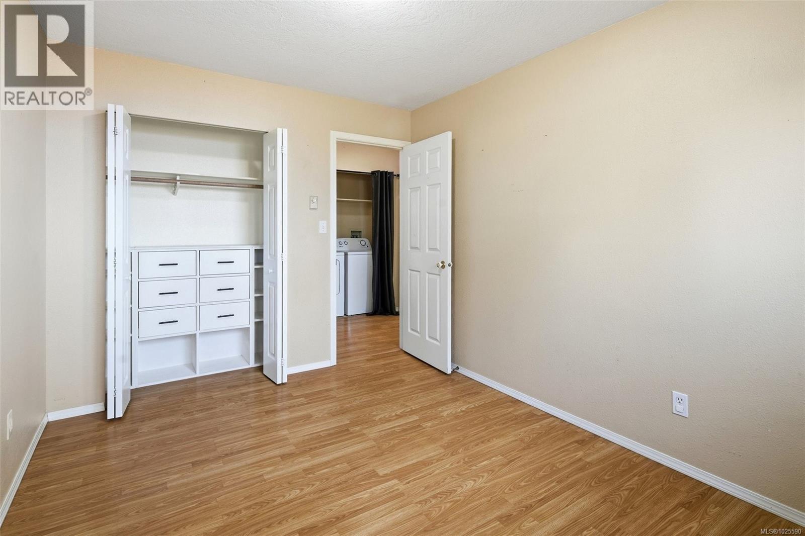 3 711 Malone Rd, Ladysmith