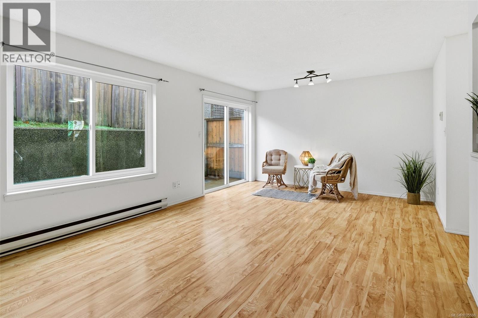 3 711 Malone Rd, Ladysmith