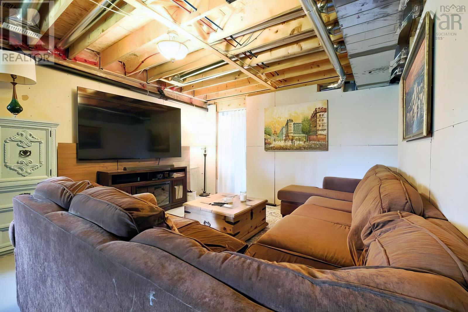 Property 33 of 42 of 30 Pivot Lane