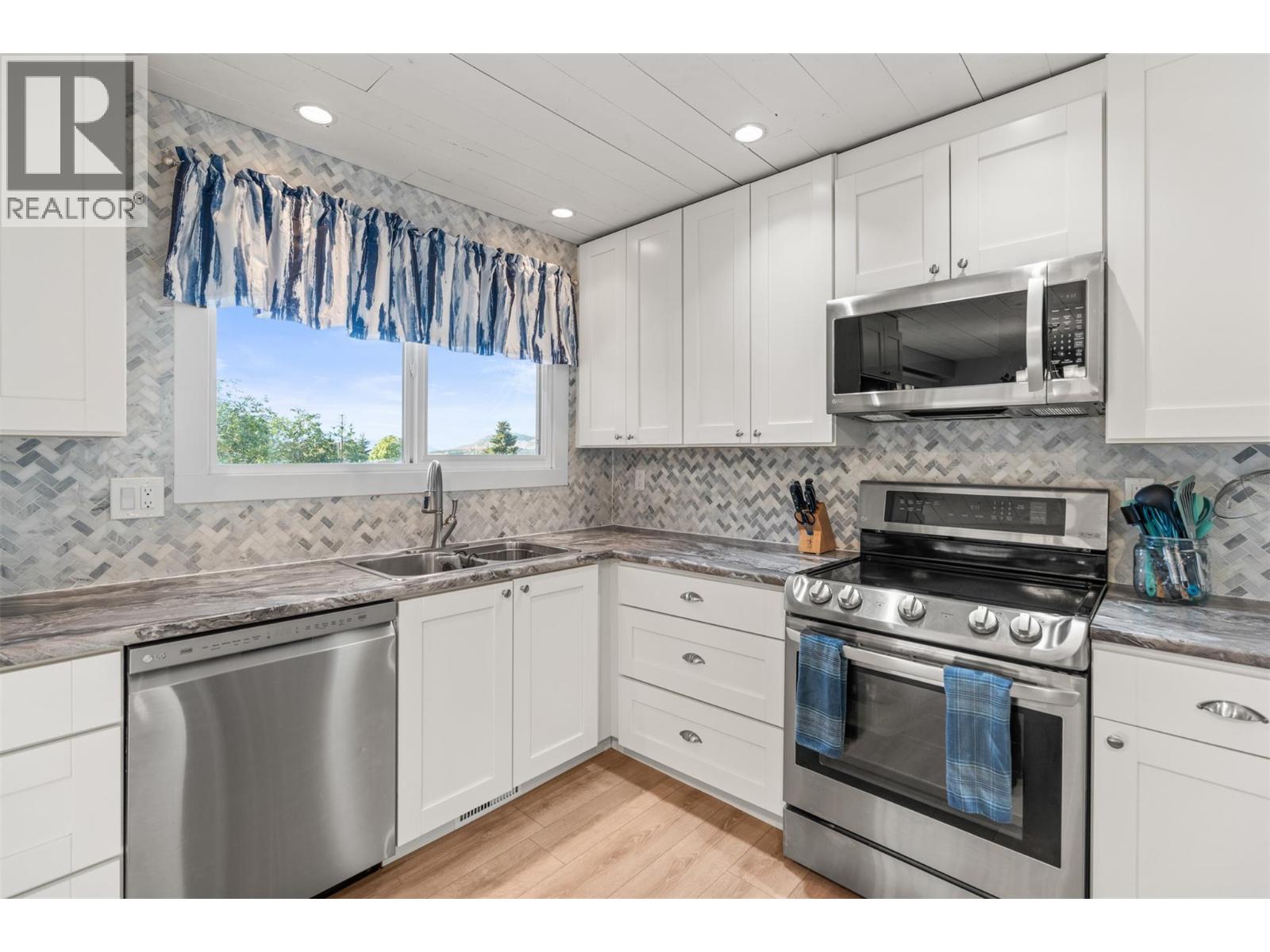  1400 30 Avenue, Vernon