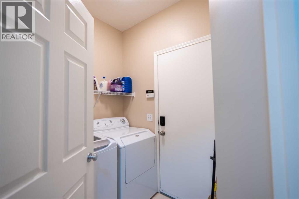 Single Family House for Sale in  Rockyspring Circle NW Rocky Ridge Calgary 