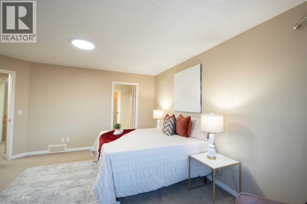 Single Family House for Sale in  Rockyspring Circle NW Rocky Ridge Calgary 