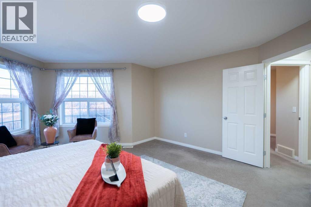 Single Family House for Sale in  Rockyspring Circle NW Rocky Ridge Calgary 