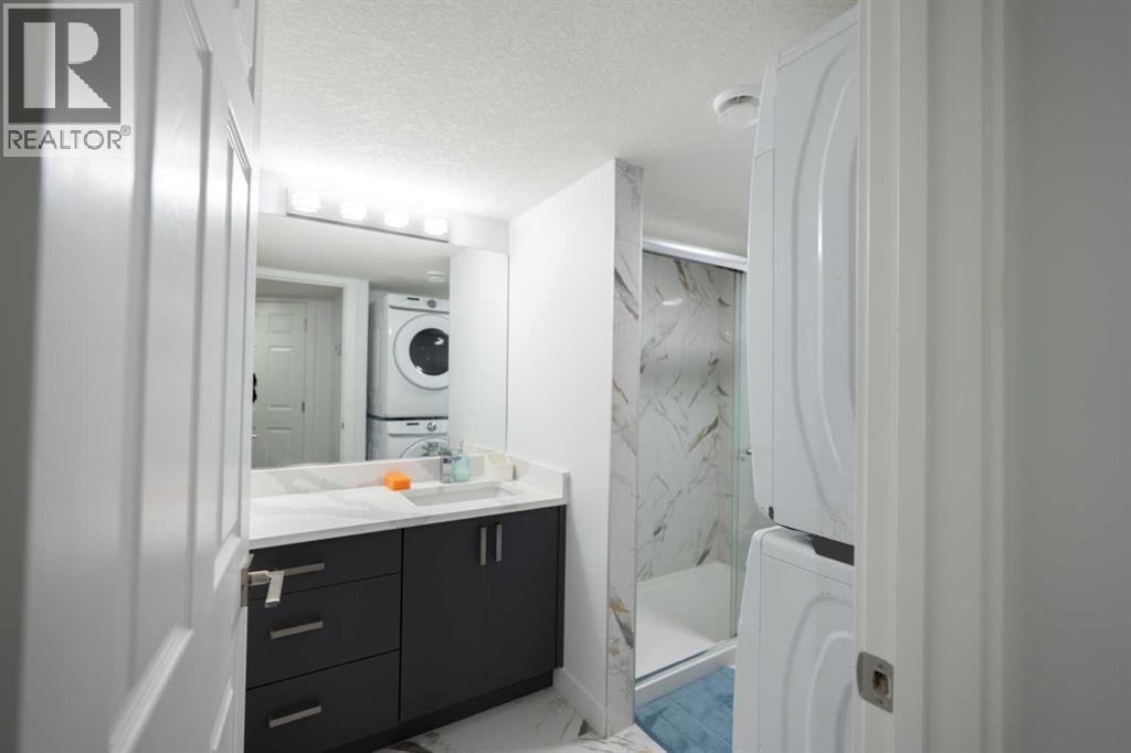 Single Family House for Sale in  Rockyspring Circle NW Rocky Ridge Calgary 