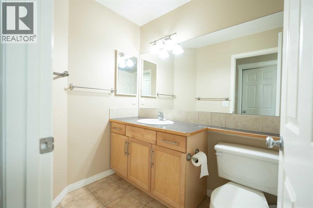 Single Family House for Sale in  Rockyspring Circle NW Rocky Ridge Calgary 