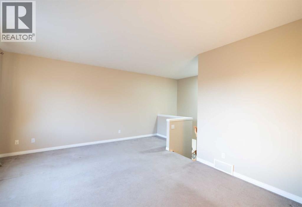 Single Family House for Sale in  Rockyspring Circle NW Rocky Ridge Calgary 