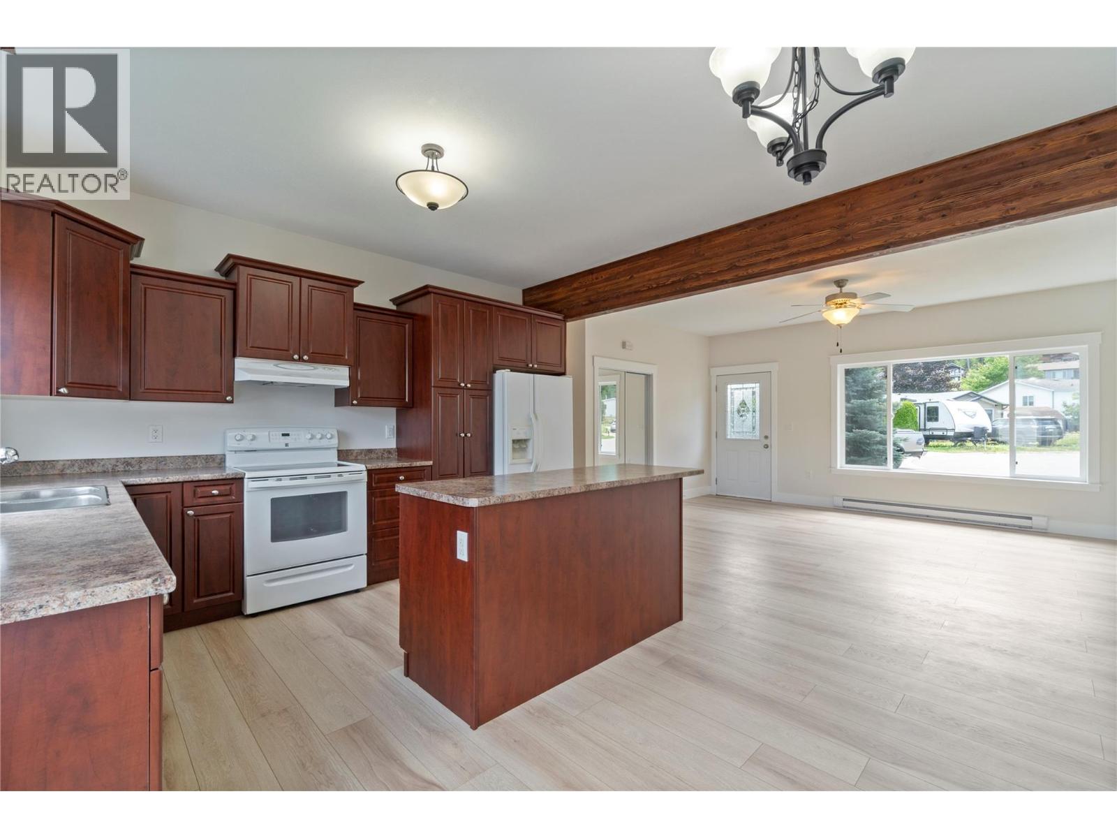 7281 46 Street NE, Salmon Arm