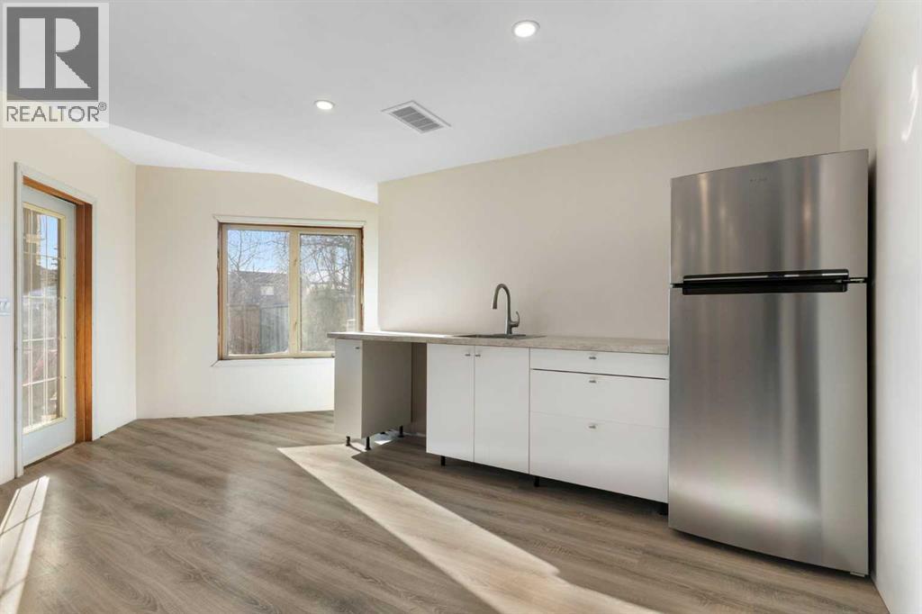 Single Family House for Sale in  Schooner Close NW Scenic Acres Calgary 