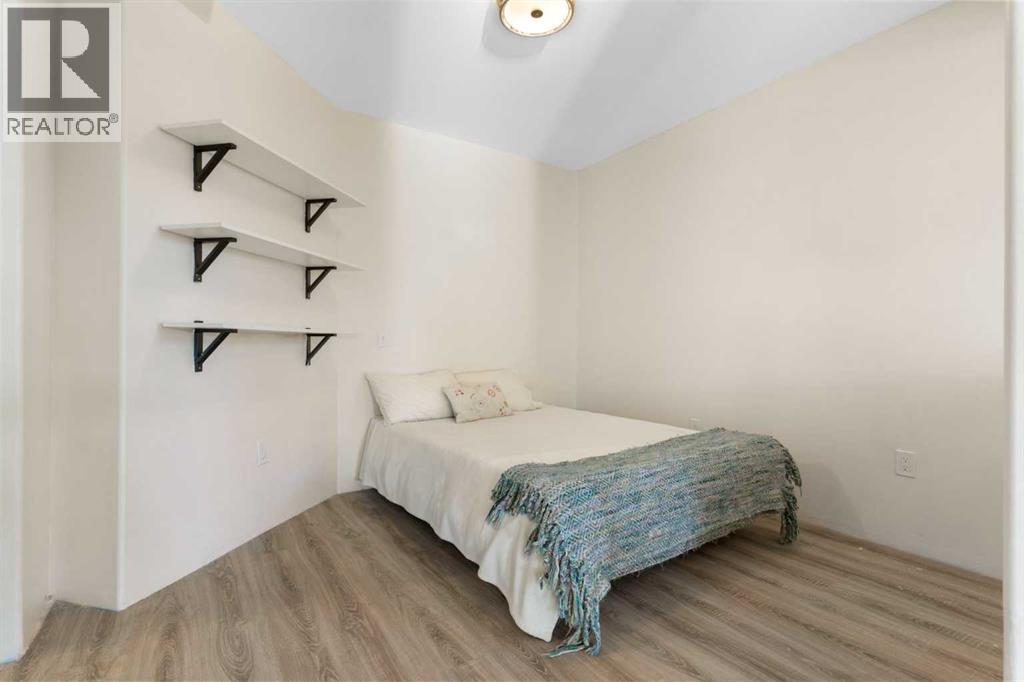 Single Family House for Sale in  Schooner Close NW Scenic Acres Calgary 