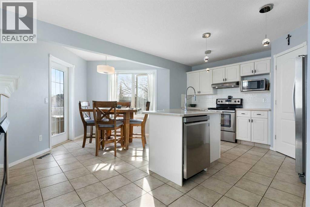 Single Family House for Sale in  Schooner Close NW Scenic Acres Calgary 