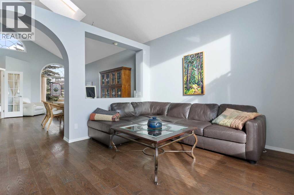 Single Family House for Sale in  Schooner Close NW Scenic Acres Calgary 