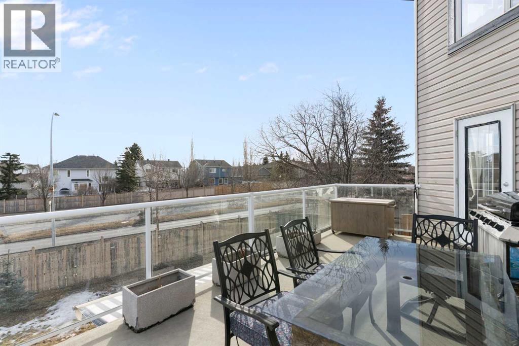 Single Family House for Sale in  Schooner Close NW Scenic Acres Calgary 