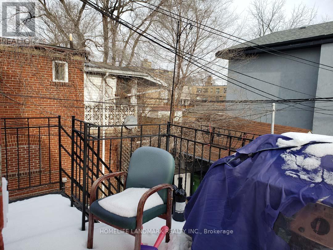 1027 PAPE AVENUE - 15