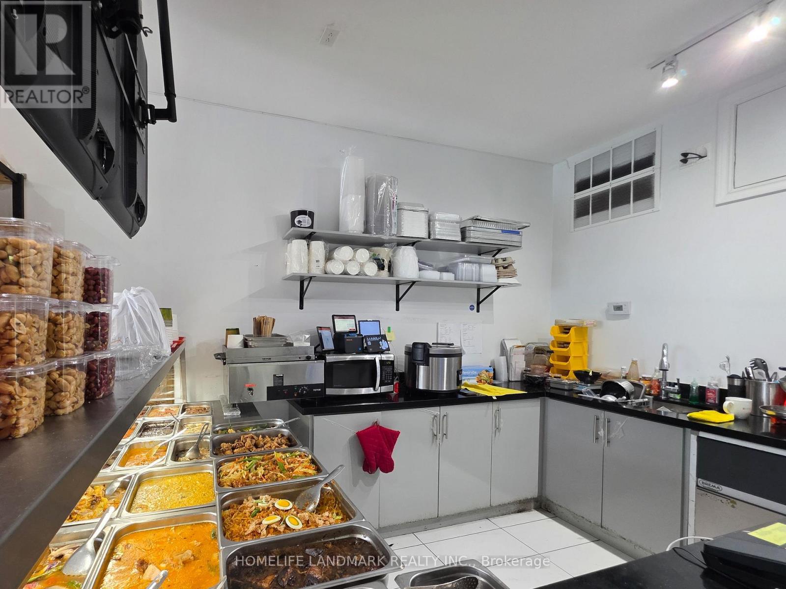 1027 PAPE AVENUE - 24