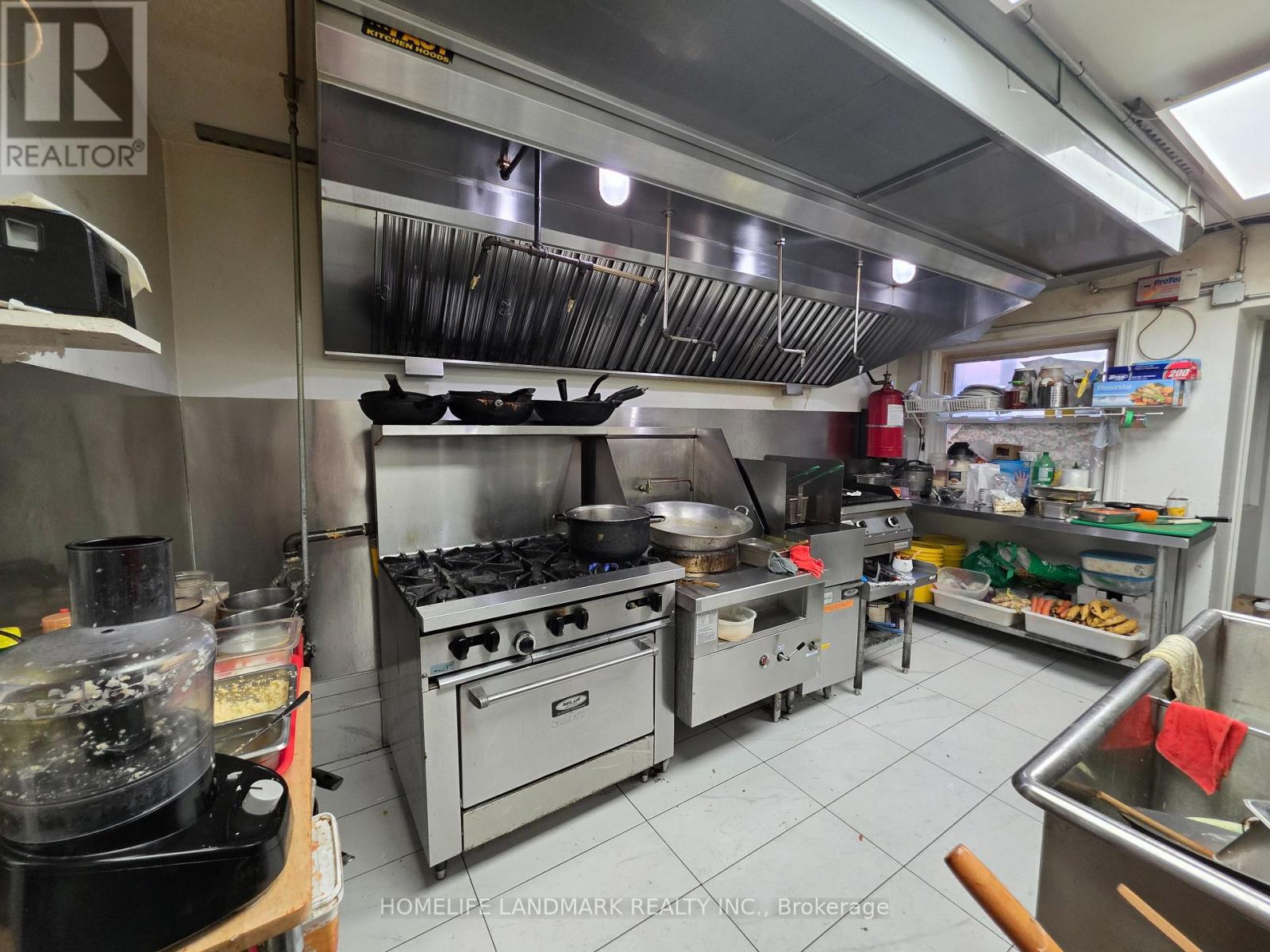 1027 PAPE AVENUE - 25