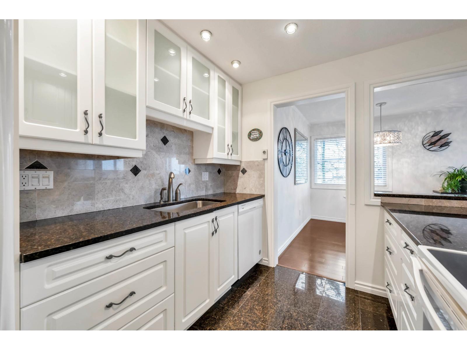 210 1354 WINTER STREET, White Rock