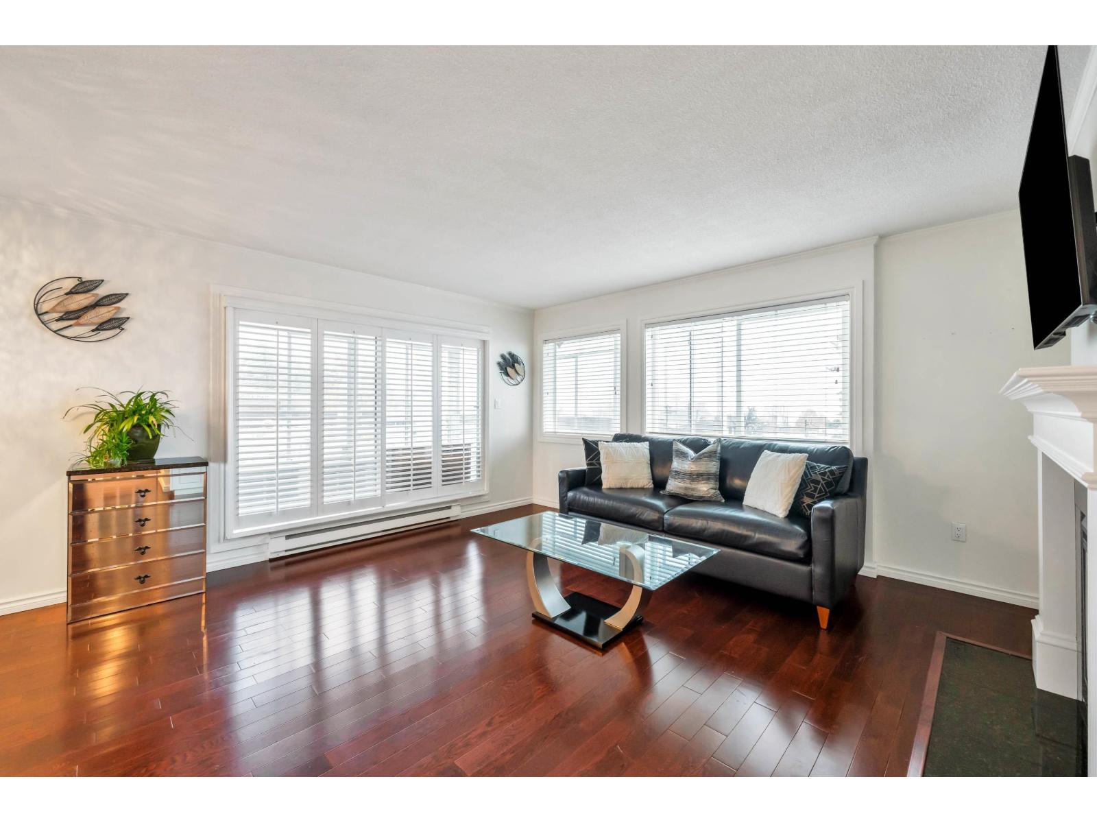 210 1354 WINTER STREET, White Rock