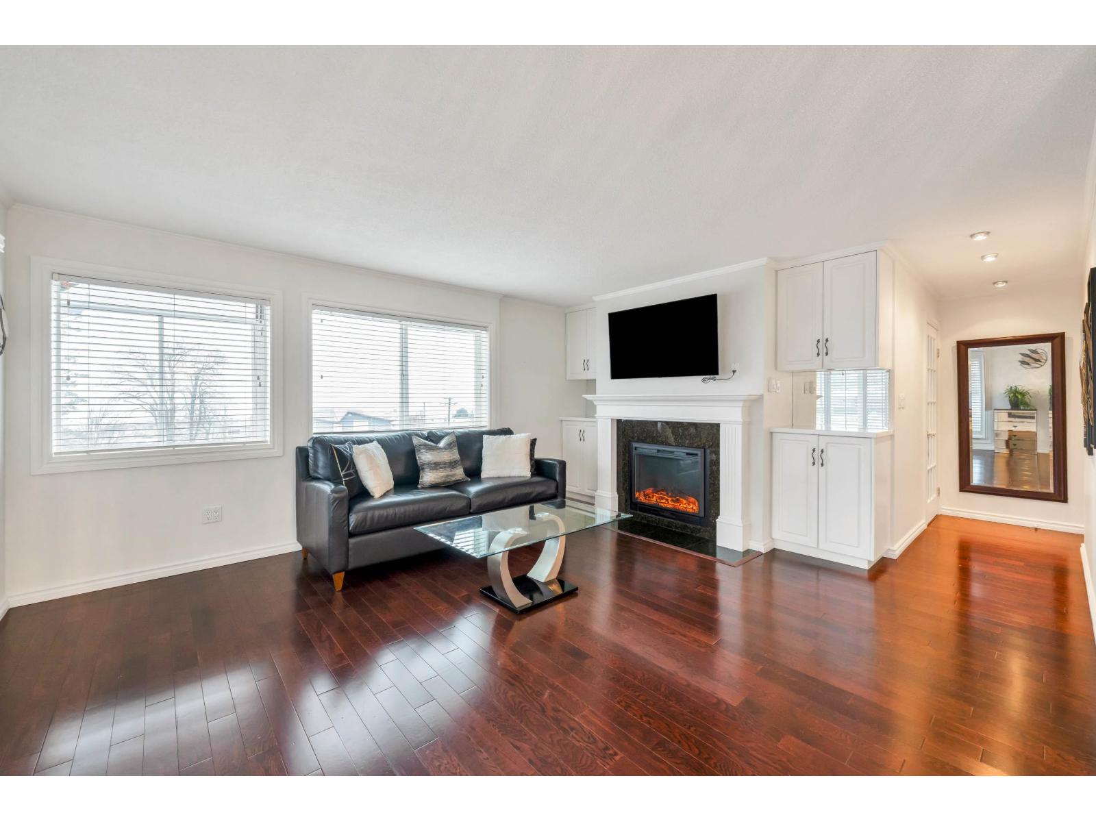 210 1354 WINTER STREET, White Rock