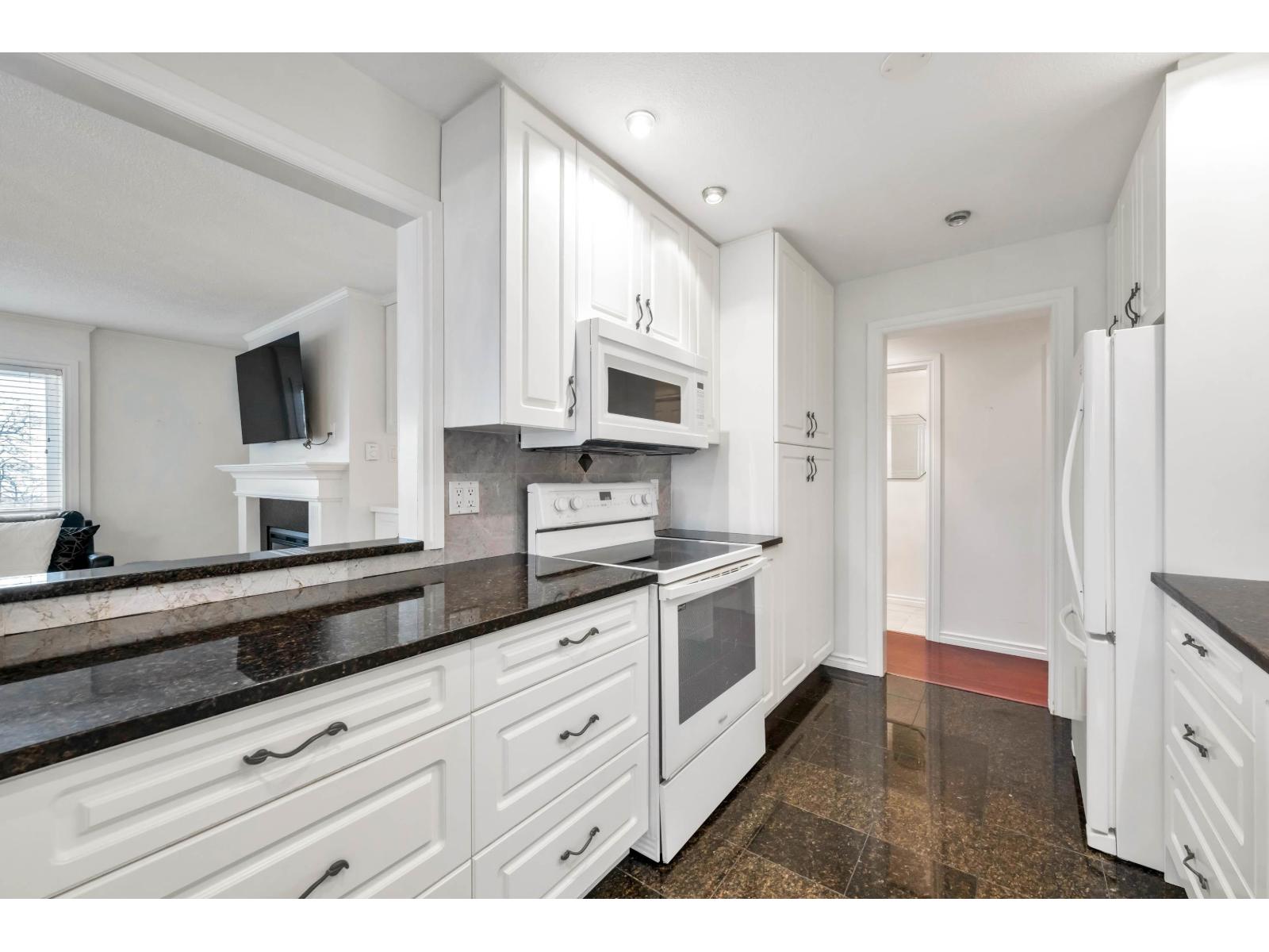 210 1354 WINTER STREET, White Rock