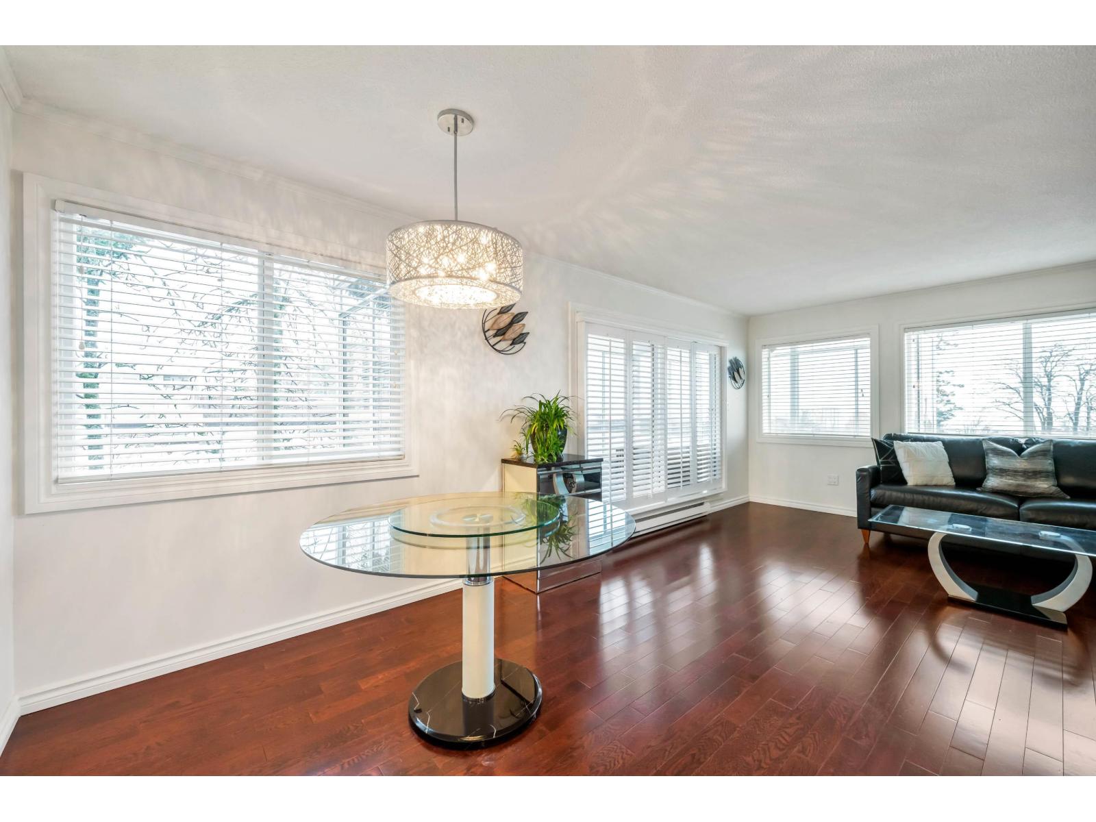 210 1354 WINTER STREET, White Rock