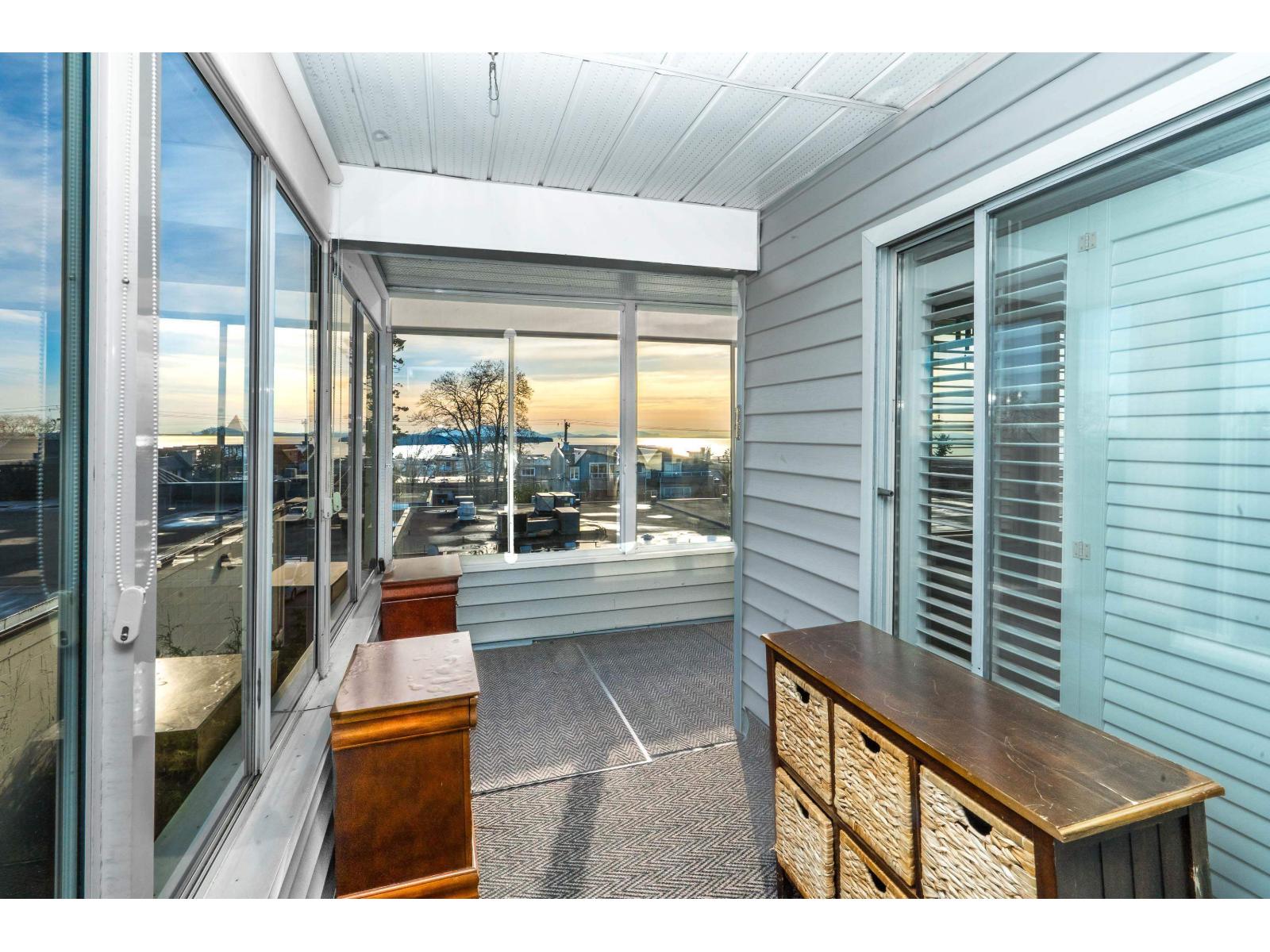 210 1354 WINTER STREET, White Rock