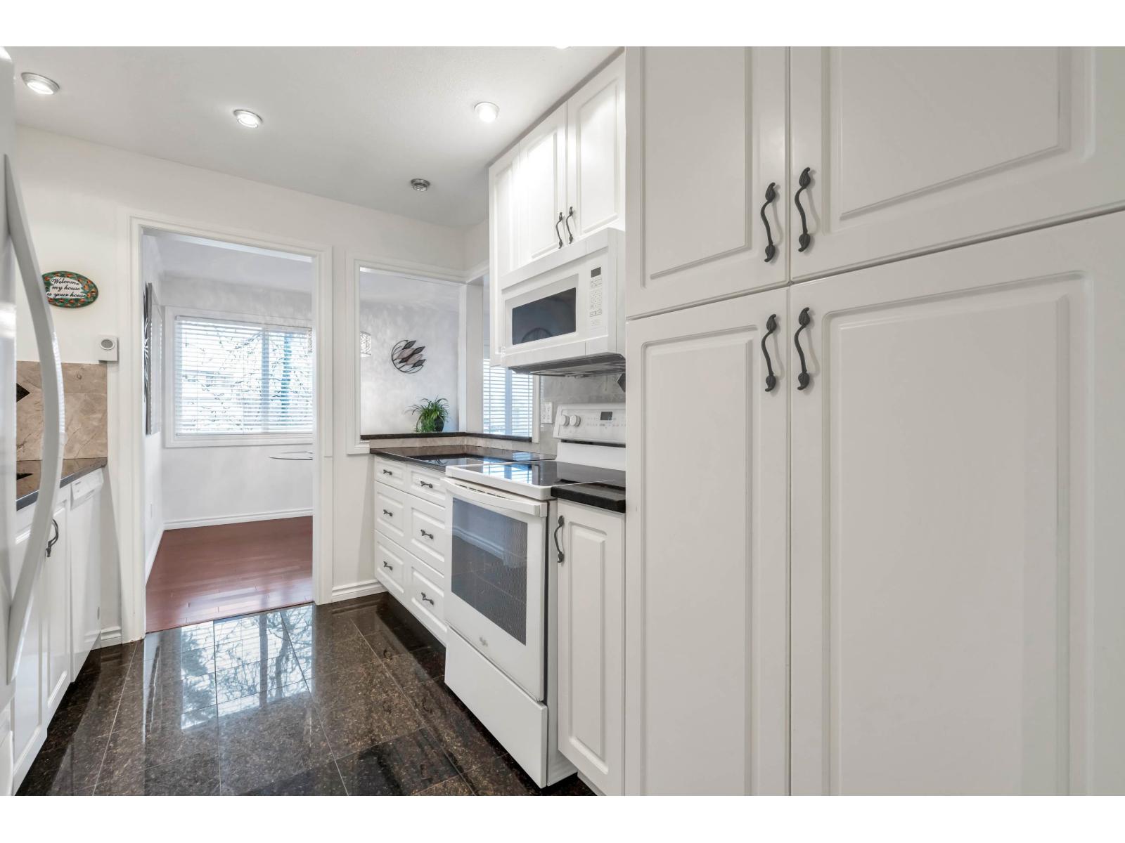 210 1354 WINTER STREET, White Rock