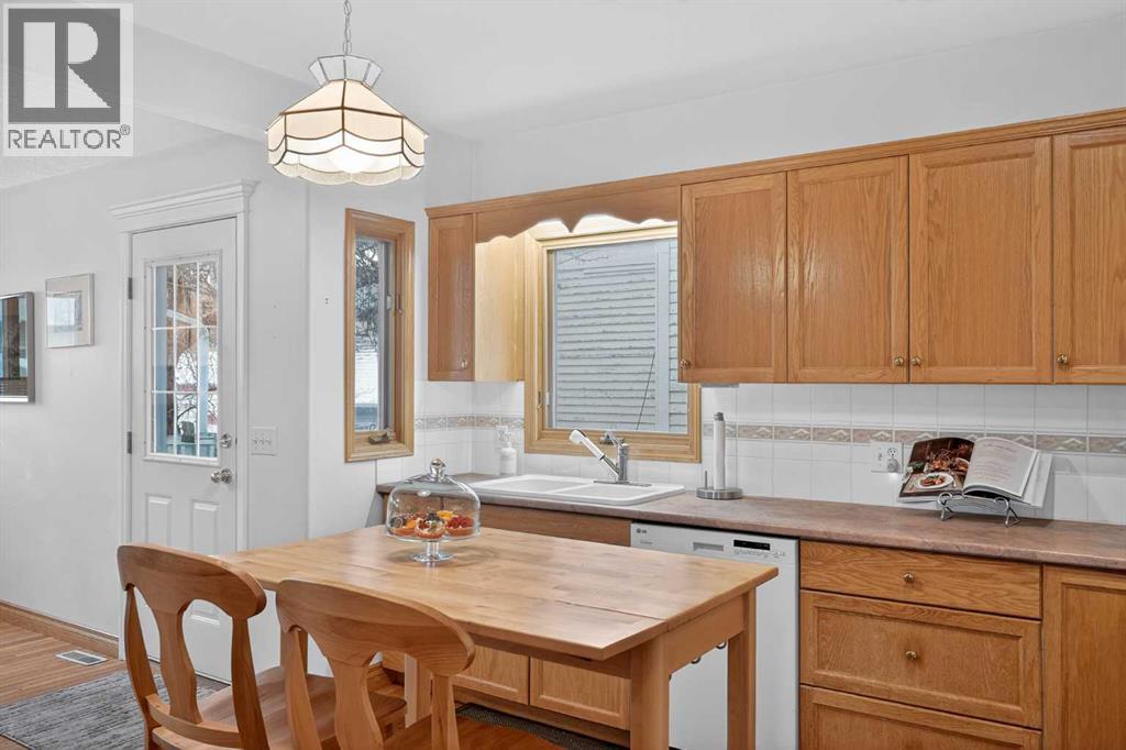 Single Family House for Sale in   Avenue SW Sunalta Calgary 