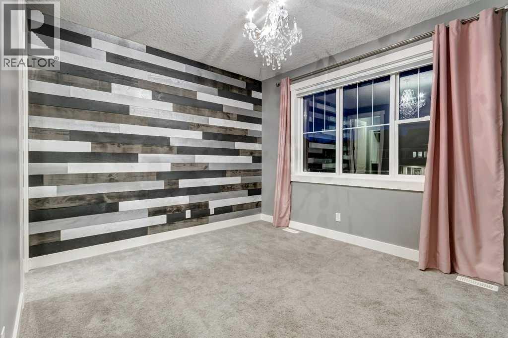 Single Family House for Sale in   Fortress Bay SW Springbank Hill Calgary 