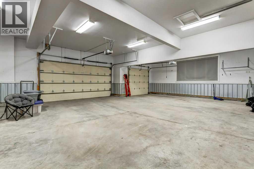 Single Family House for Sale in   Fortress Bay SW Springbank Hill Calgary 