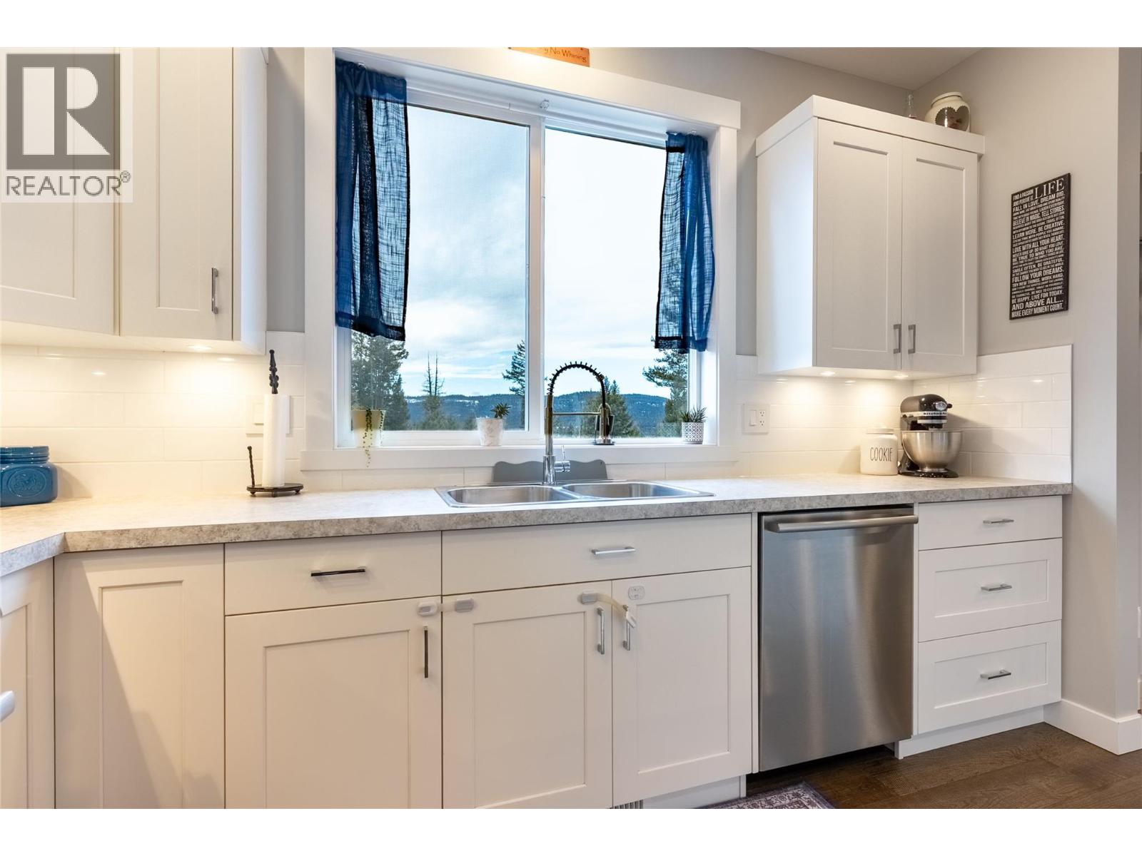 440 DALADON Drive, Logan Lake