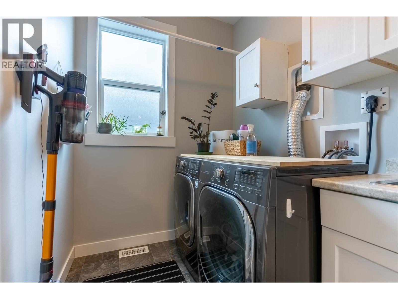 440 DALADON Drive, Logan Lake