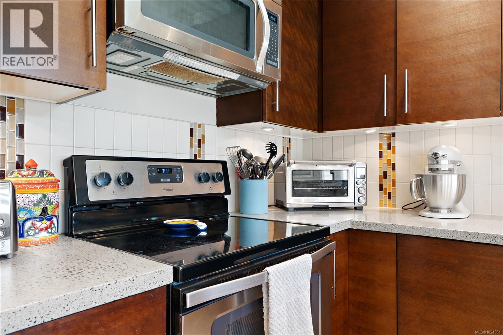 306 170 Nursery Hill Dr, View Royal